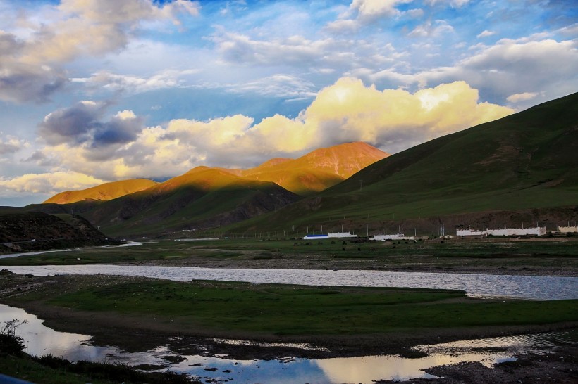 西藏念青唐古拉山脉风景图片