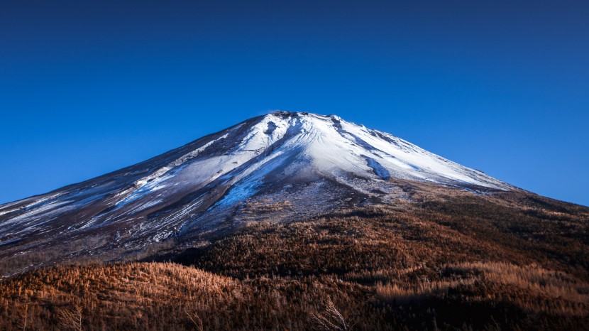 休眠的火山图片