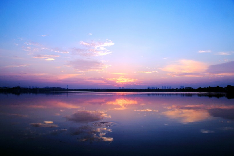 湖北汤逊湖日出风景图片