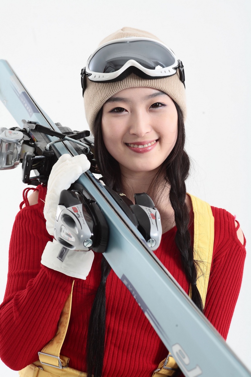 冬季休閑女性滑雪圖片