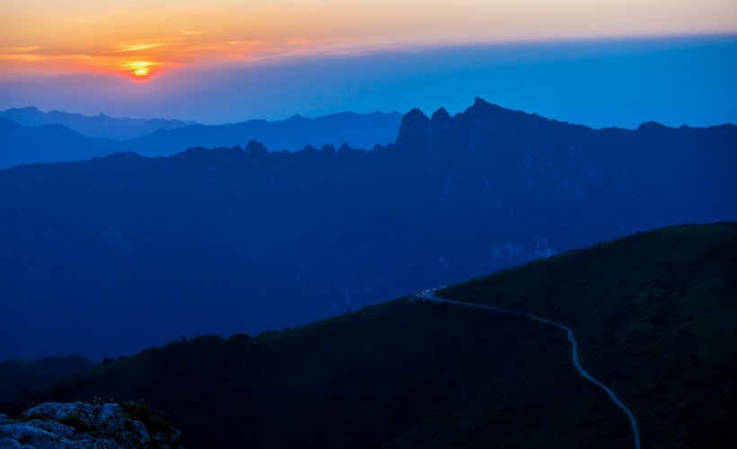 西安秦嶺光頭山日落風(fēng)景圖片