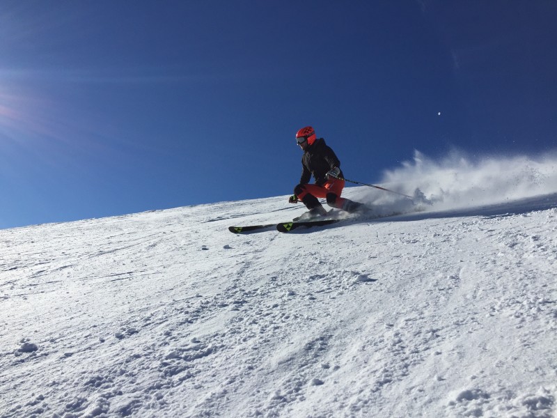 户外滑雪运动图片