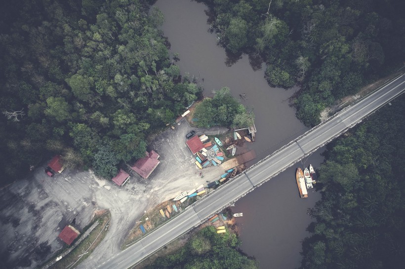 航拍公路图片