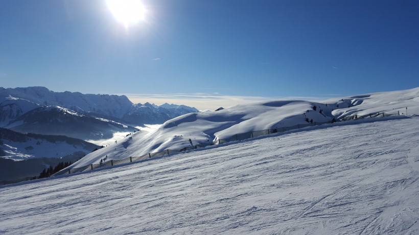 刺激有趣的滑雪运动图片