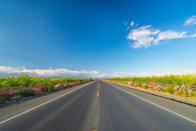 笔直的公路图片