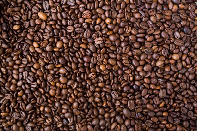 香醇浓郁的咖啡豆图片