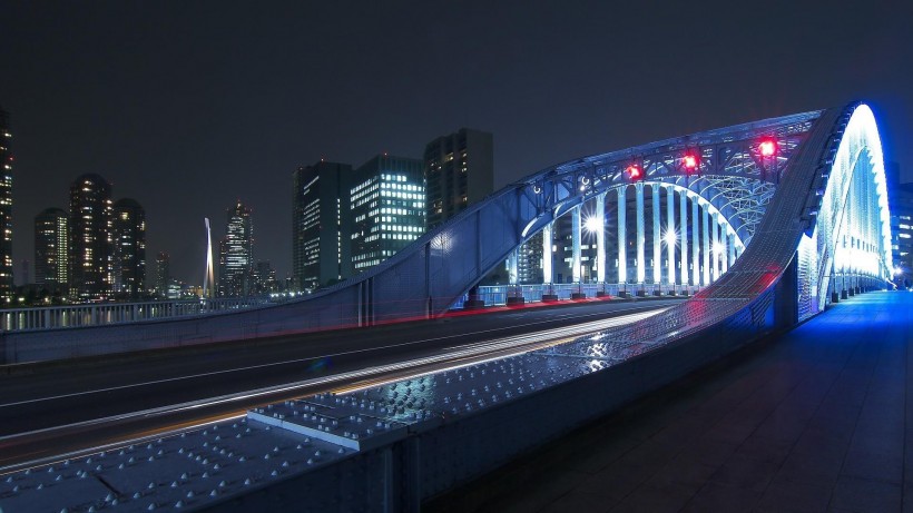 迷离的城市灯光和璀璨的城市夜景图片