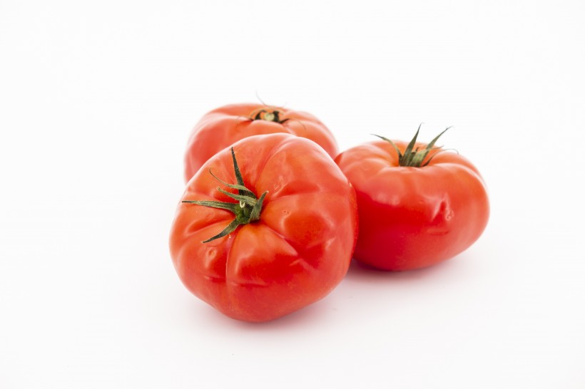 酸甜可口的红色番茄图片