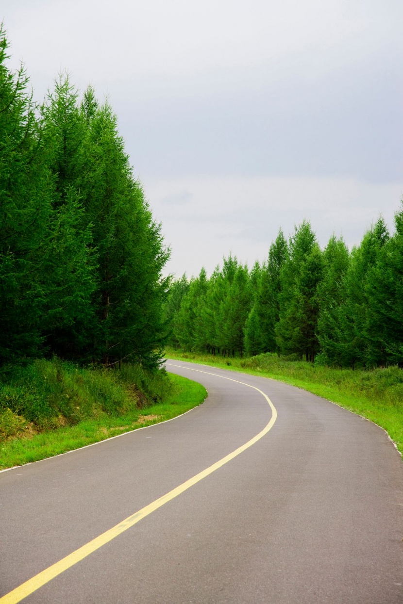 乌兰木统的公路图片