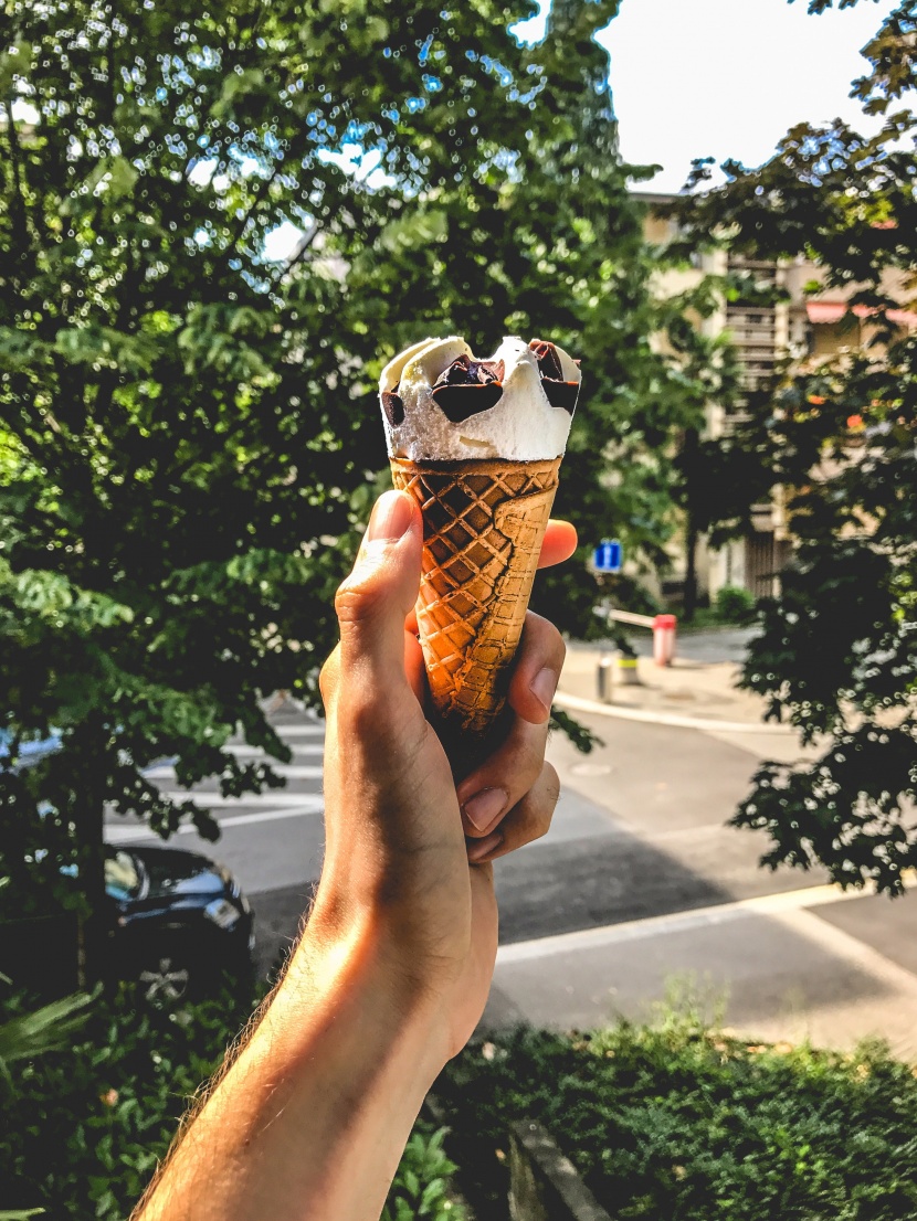 夏季清凉爽口的冰激凌图片