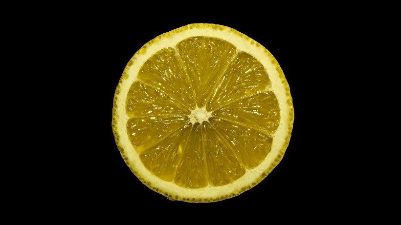 切片的酸涩柠檬图片