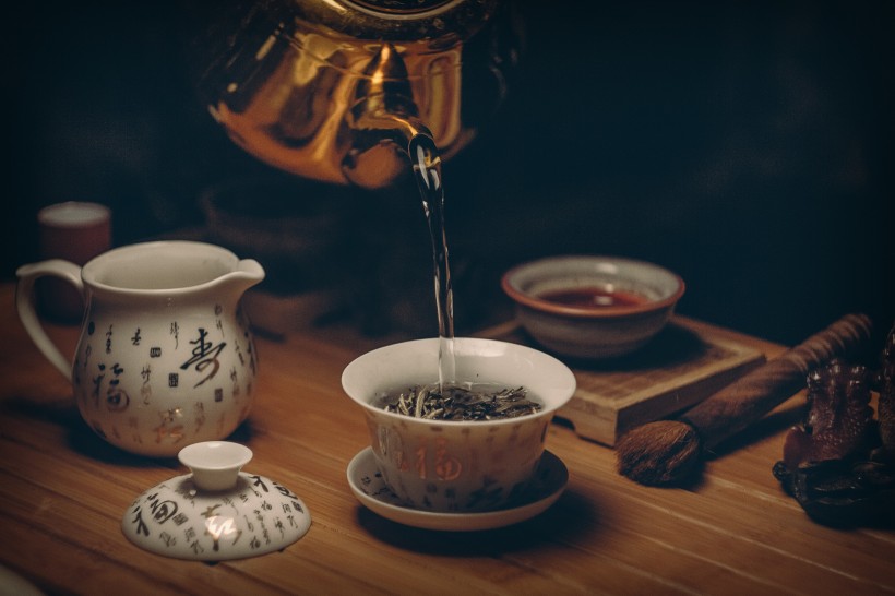 杯子里的茶图片