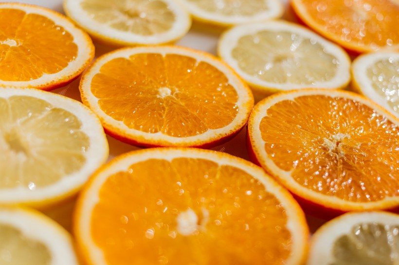 酸甜可口营养十足切开的橙子图片