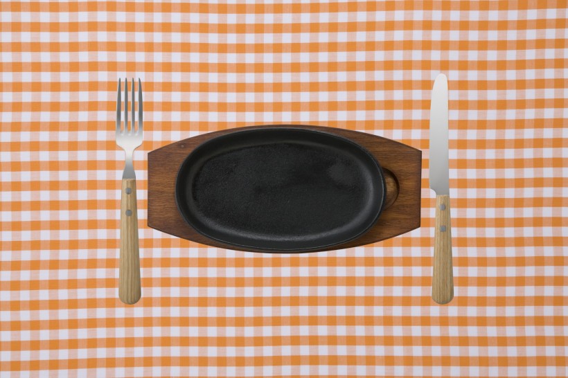 桌面餐具布景图片