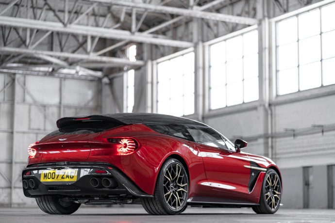 红色阿斯顿马丁 Vanquish Zagato Shooting Brake ​​​​