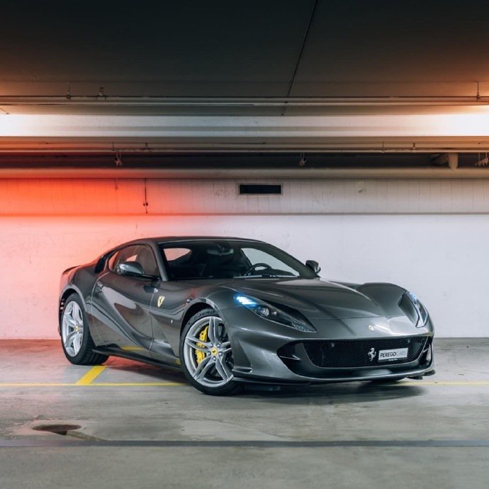 法拉利812 Superfast ​​​，战斗力十足