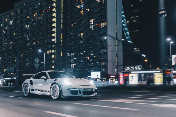 保时捷911 GT3 RS夜色大片