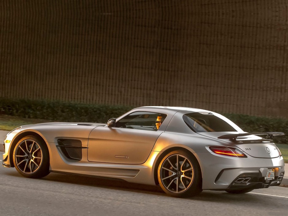 奔驰跑车SLS AMG Black Series图片赏析