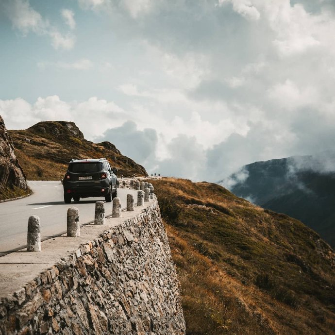 一組有新意的jeep車公路大片