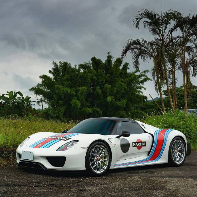 一组保时捷918 Spyder 街头诱惑图片欣赏