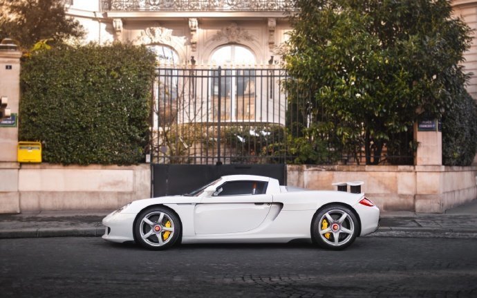 Porsche Carrera GT ​诱惑力十足！ ​​​​白色的更显韵味