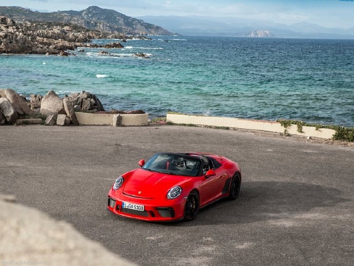 一组各种颜色帅气的Porsche 911 Speedster