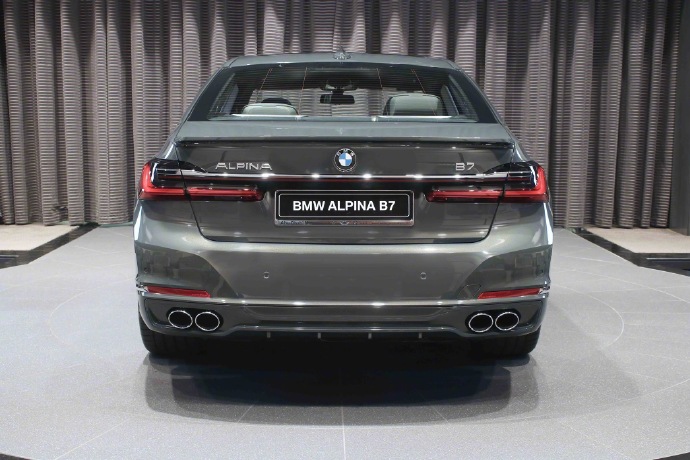 新宝马 Alpina B7 Biturbo Switch-Tronic All Wheel Drive