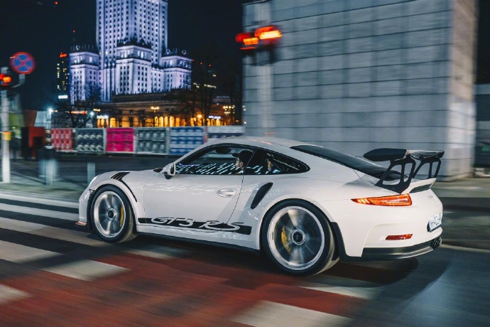 保时捷911 GT3 RS夜色大片