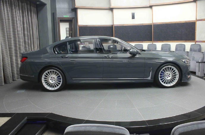 新宝马 Alpina B7 Biturbo Switch-Tronic All Wheel Drive