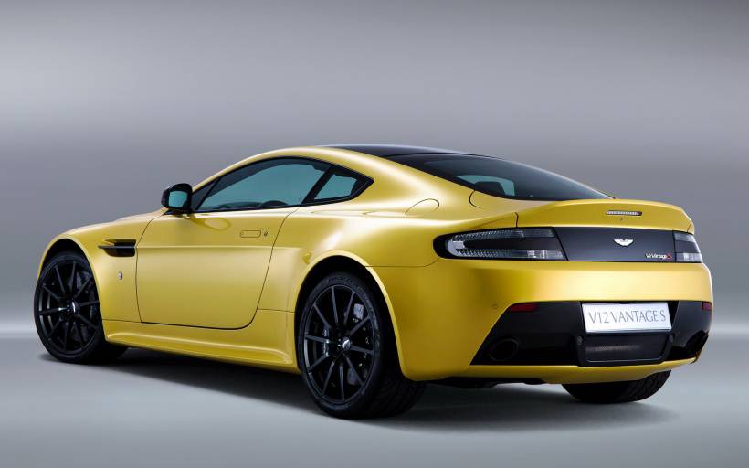 阿斯顿·马丁黄色V12 Vantage S汽车图片