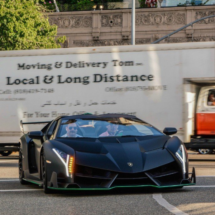 哑光黑兰博基尼Veneno Roadster 酷酷的