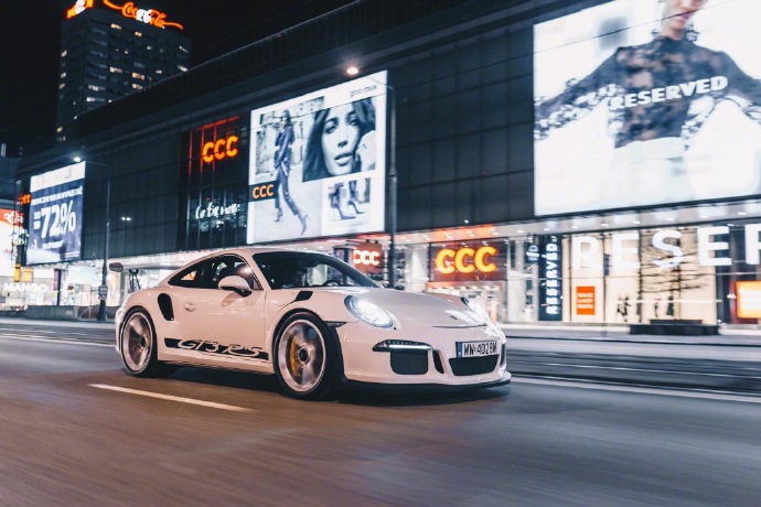 保时捷911 GT3 RS夜色大片