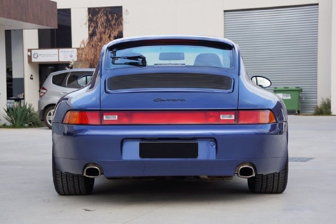 Porsche 911 Carrera 993 致敬老蛙