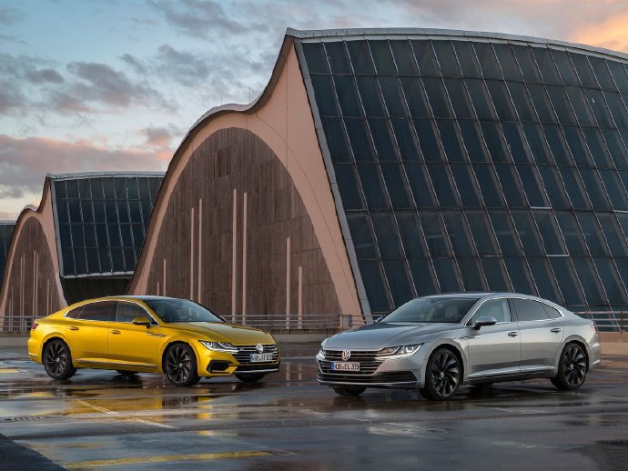 一组帅气的红色大众Volkswagen Arteon R-Line