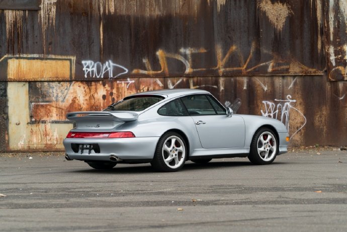 Porsche 911，帅气经典