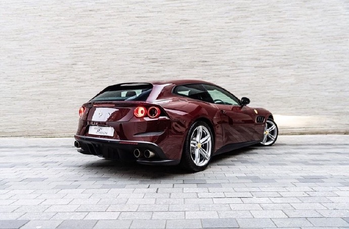 一組法拉利GTC4 Lusso V12 ????圖片