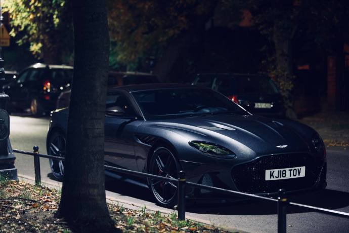 夜色 ～ Aston Martin DBS Superleggera图片欣赏