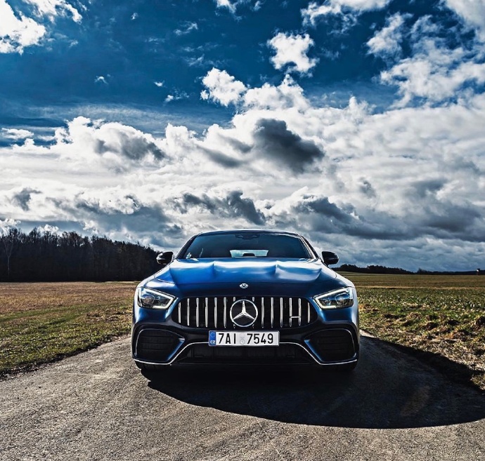 一组帅气的宝蓝色奔驰 AMG GT63S图片