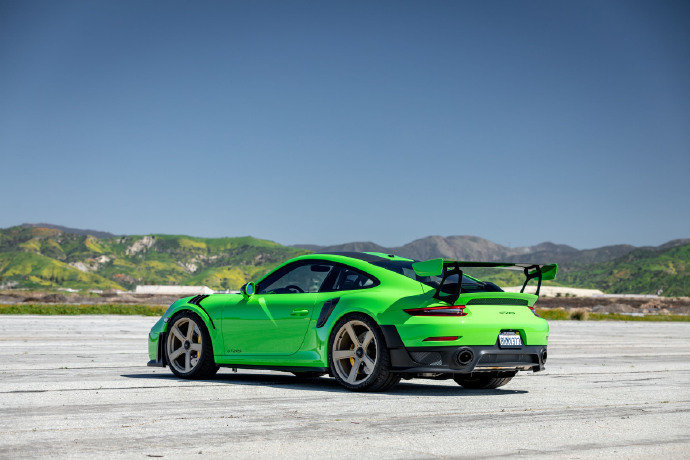 Porsche 911 GT2 RS 这颜色太耀眼了