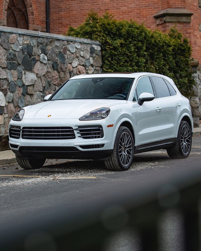 一组帅气的2019 Porsche Cayenne S