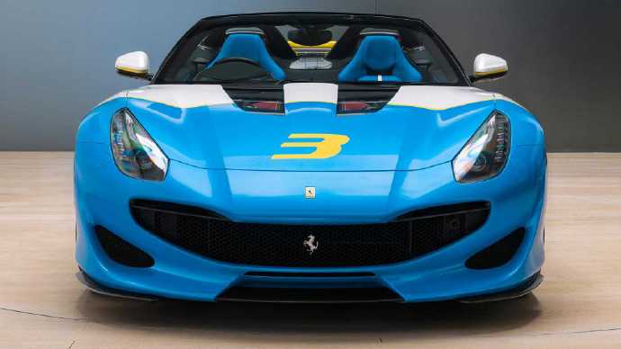 法拉利Ferrari SP3JC車身配色為藍(lán)色白色黃色