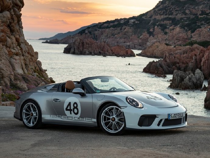 一组各种颜色帅气的Porsche 911 Speedster