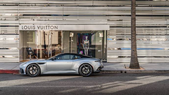 Aston Martin DBS Superleggera街拍图片