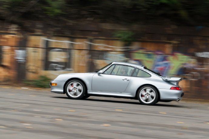 Porsche 911，帅气经典