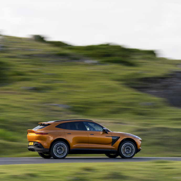 Aston Martin DBX，這涂裝蠻好看