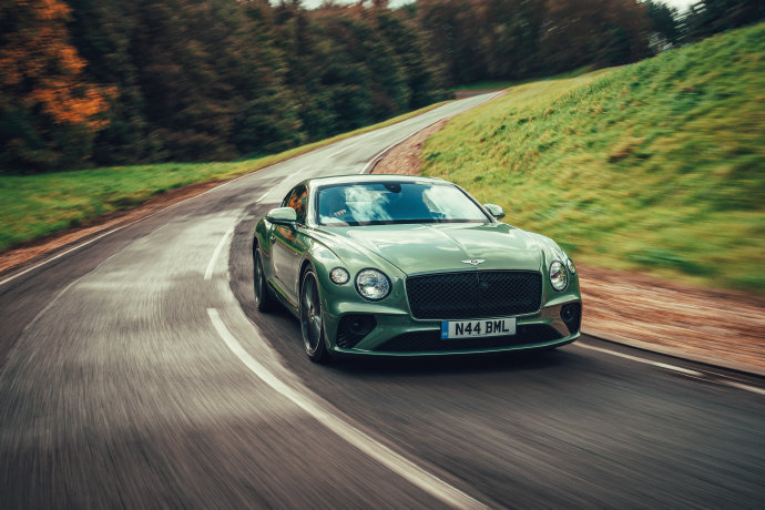 Bentley Continental GT V8，线条好美