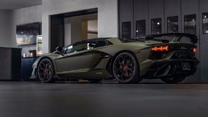 兰博基尼Aventador SVJ敞篷，配色超帅