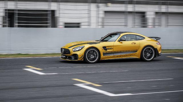 梅赛德斯AMG GT R Pro，超跑的Pro版本