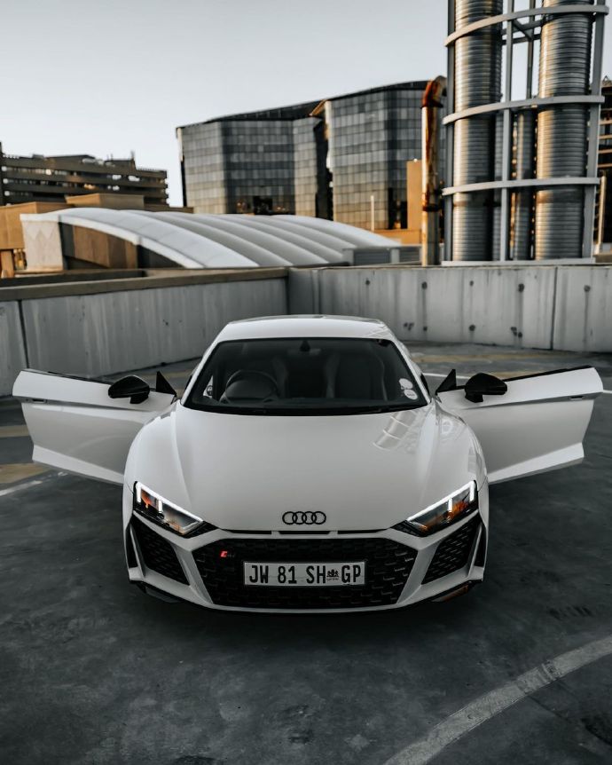 2021 奥迪R8 V10 Performance图片欣赏