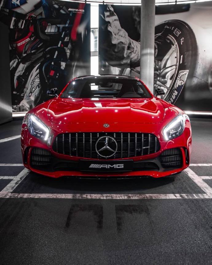 AMG GT R ，奔驰艺术品